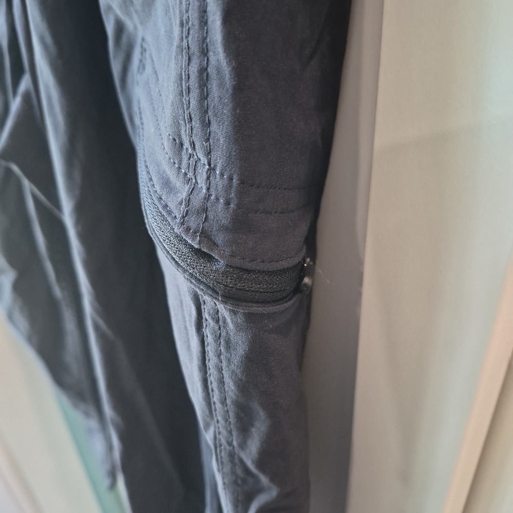 Eddie Bauer Cropped Hiking Pants Womens Size 12 Ruched Legs Black - Picture 3 of 12